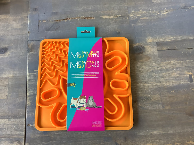 MESSY MUTTS - FRAMED SILICONE INTERACTIVE MULTI-SURFACE MAT 10x10, ORANGE